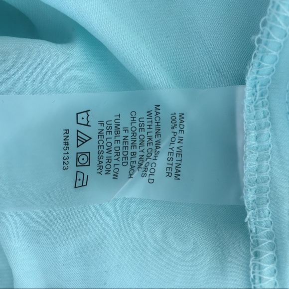 Vince Camuto LS blouse in mint green - like new - Picture 6 of 6
